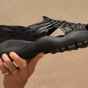 adidasin ayakkabisi cumhurbaskanini cildirtti r7V6gaN6