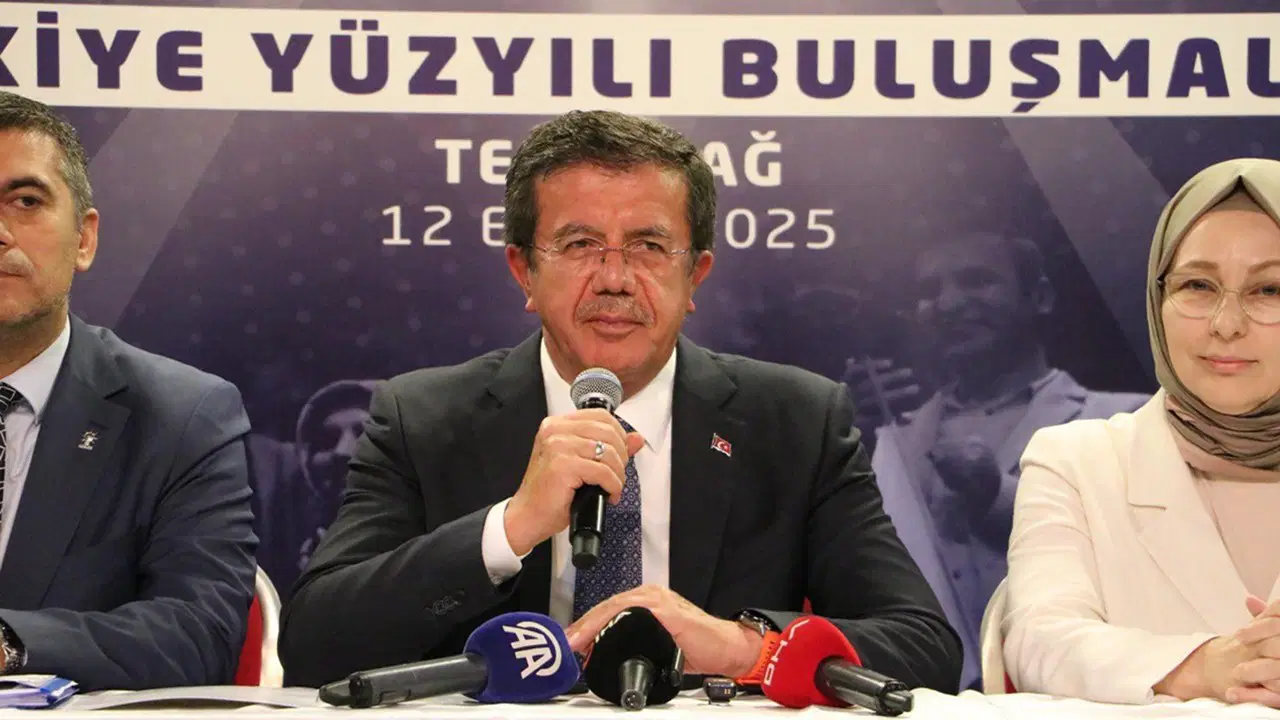 akpli nihat zeybekci chpde olanlar vallahi bizi sevindirmiyor B9CudTxa