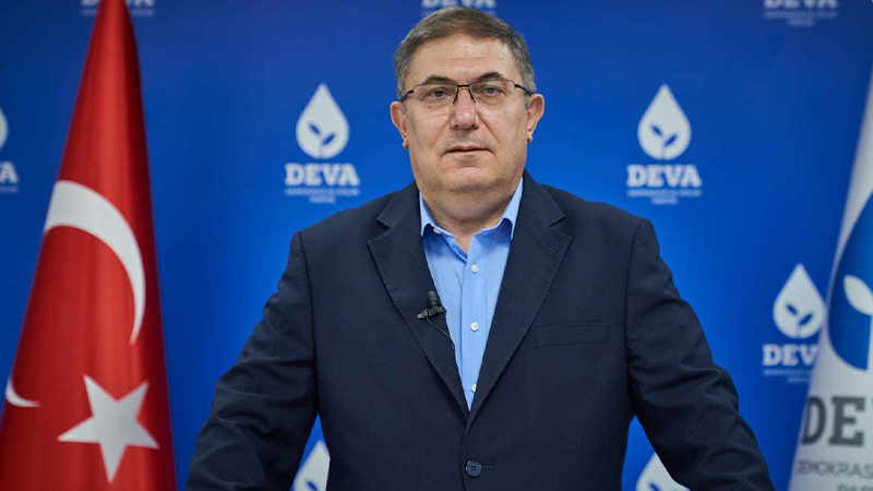 deva partili canakci enflasyona adeta benzin doktuler sonra su tabancasiyla sondurmeye calistilar p9khUTFN