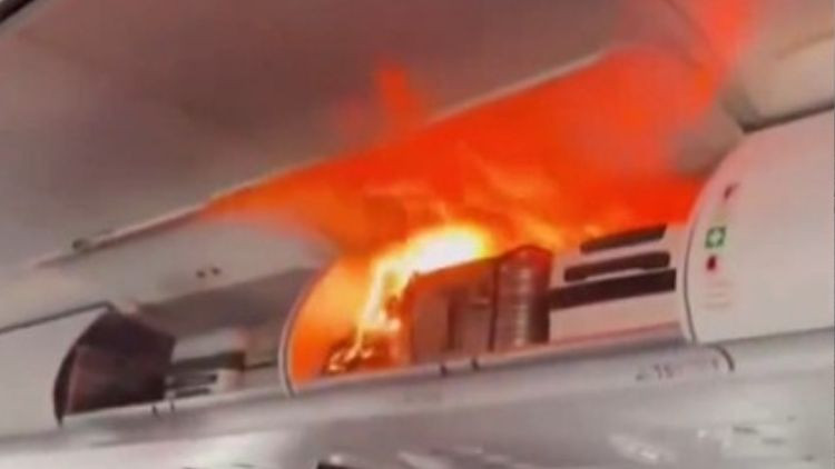 faciadan kil payi kurtuldular yolcu ucagi boyle alev aldi Dah1nkCs.jpg