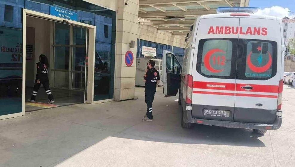 siirtte yurtta zehirlenme suphesi 119 ogrenci hastaneye basvurdu wqhxwdGE