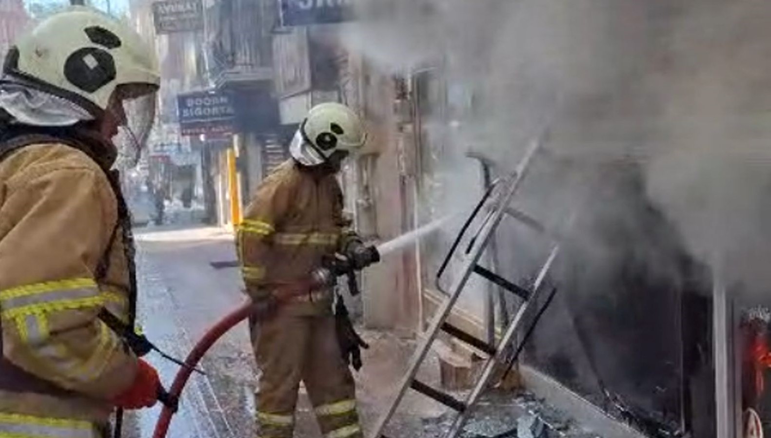 telefon magazasinda korkutan yangin MPPTxL2x