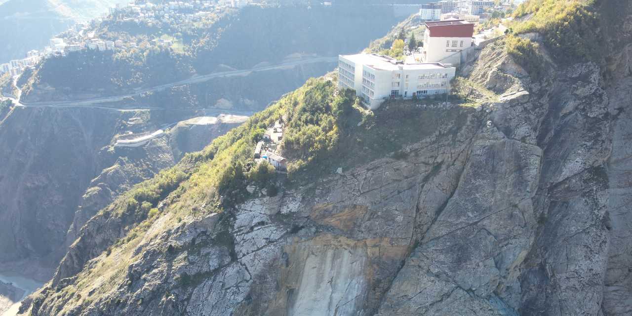 artvinde buyuk panik gurultunun nedeni belli oldu ogrenciler tahliye edildi NpMnl7tE.jpg