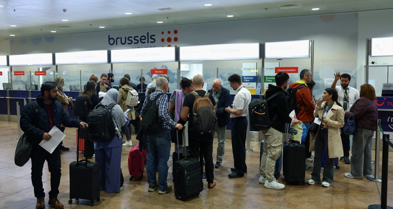 kimligi belirsiz iha hava limanini kapattirdi AlMDyvM8.jpg