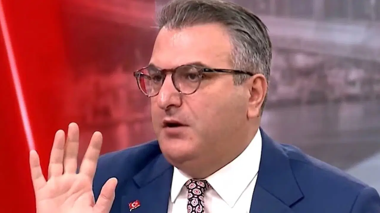 liberalim-diyen-cem-kucuk-istedigi-calisma-duzenini-anlatti-cag-degisti-sendika-mi-kaldi-daha-sbKq5eH7